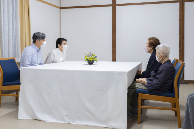 開拓情報1面 NO. 天皇皇后 写真A1_07093-NR-01