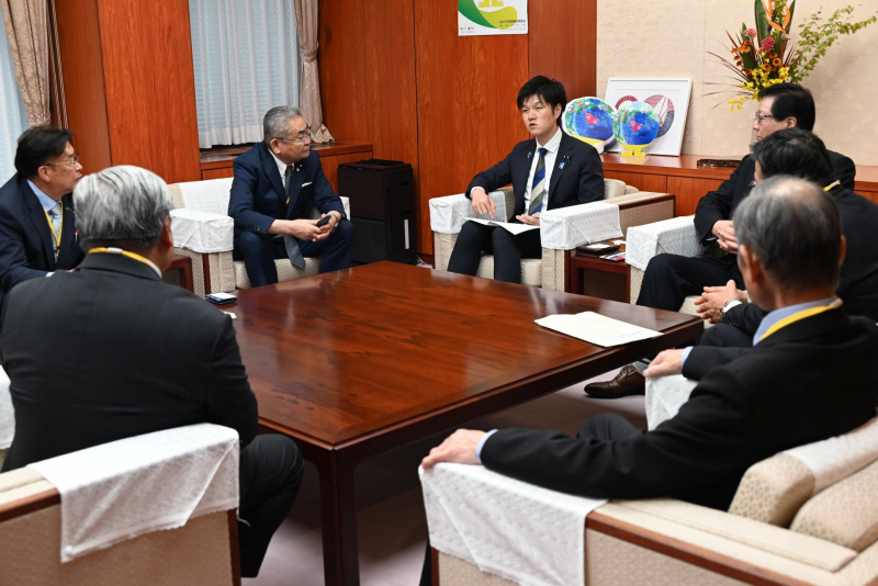 鈴木大臣に要請